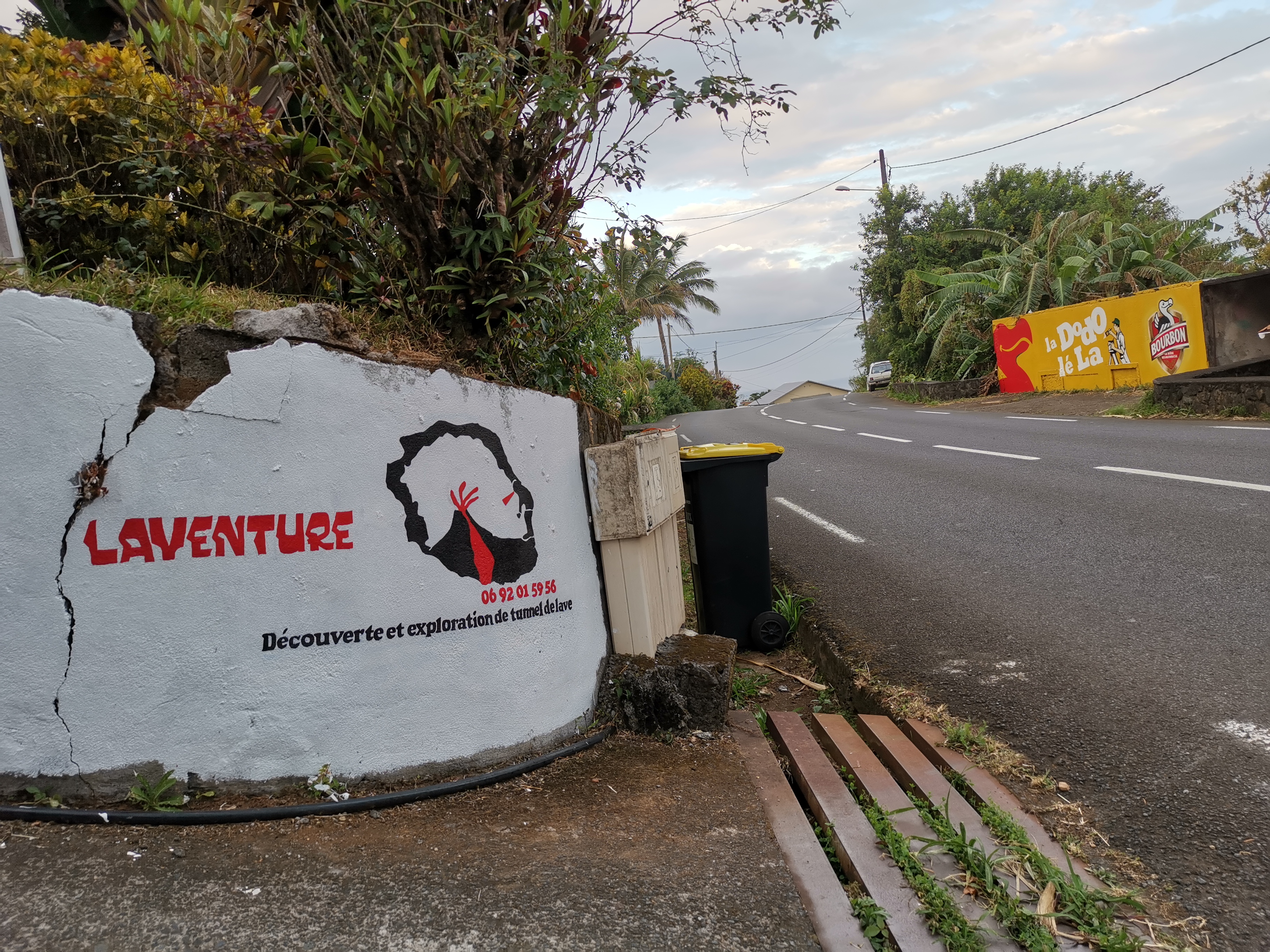 Découverte et exploration de tunnels de lave | RN2